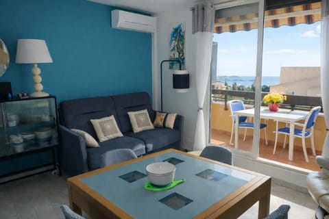 Balcony/Terrace, Living room, Seating area, Dining area