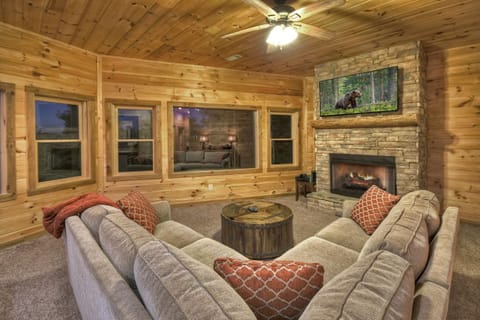 View-Topia STUNNING VIEWS - Hot tub - Gameroom Villa in Blue Ridge Lake