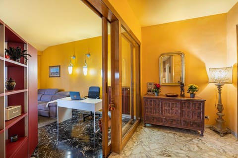 Living room, Seating area, hair dresser