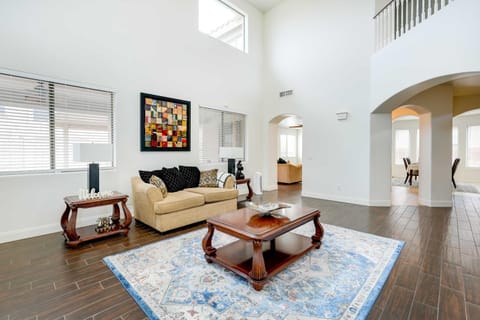 Lounge on the Patio Group Getaway in Surprise! House in Surprise