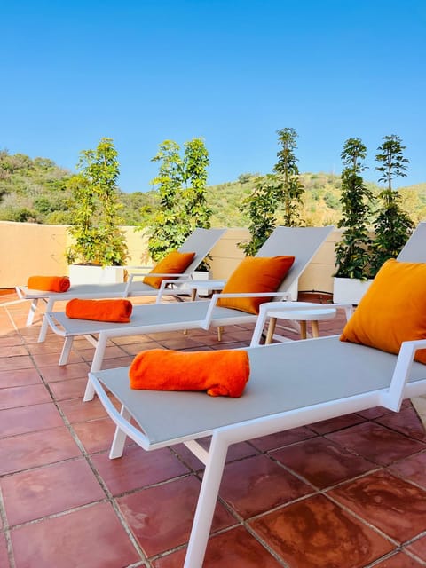 Seating area, sunbed