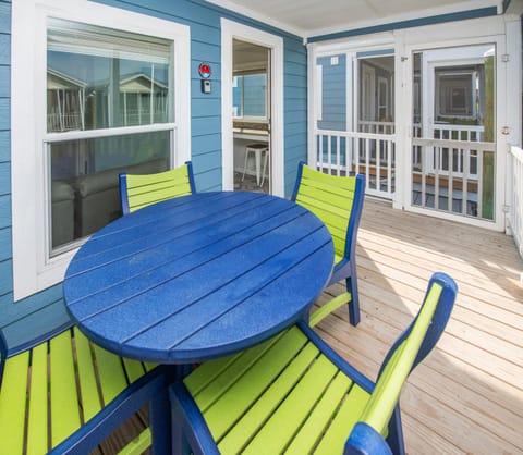 Blufin Bungalows & Marina House in Chincoteague Island