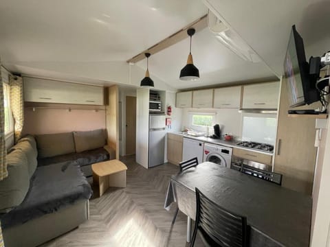 TV and multimedia, Living room, Dining area, dishwasher, stove, washing machine, dryer