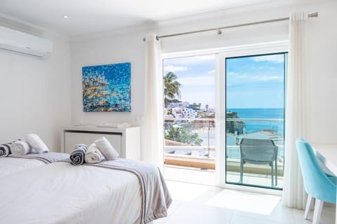 Bed, View (from property/room), Bedroom, Sea view
