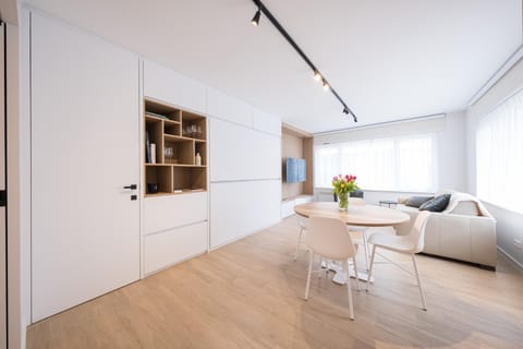 Property building, TV and multimedia, Living room, Seating area, Dining area, wardrobe
