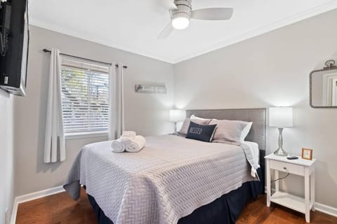 5 MIN WALK TO BEACH- 2BR1BA Villa in The Dunes Apartment in South Forest Beach