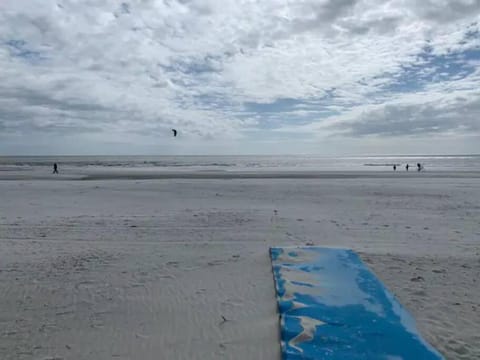 5 MIN WALK TO BEACH- 2BR1BA Villa in The Dunes Apartment in South Forest Beach