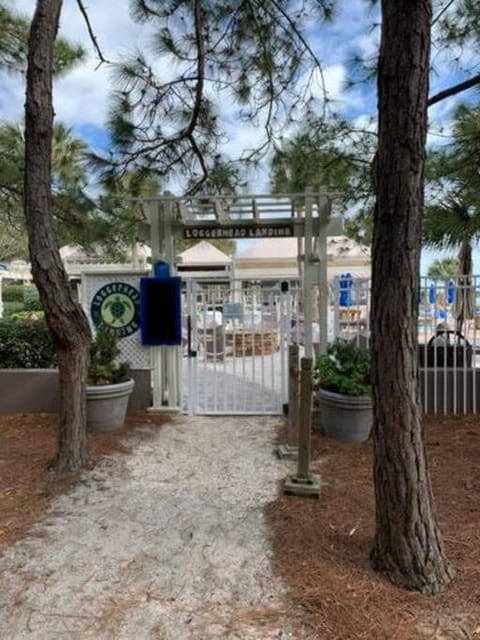 5 MIN WALK TO BEACH- 2BR1BA Villa in The Dunes Apartment in South Forest Beach
