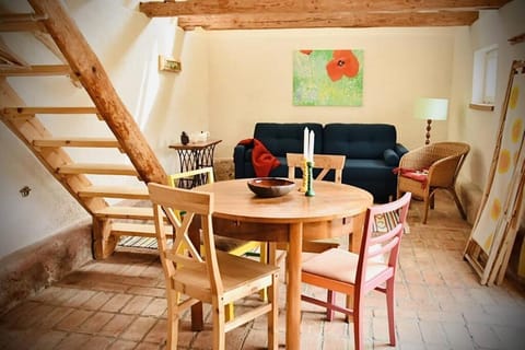View (from property/room), View (from property/room), Living room, Seating area, Dining area