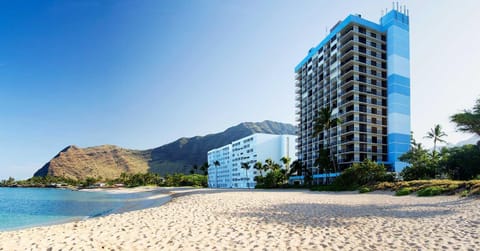 Property building, Day, Natural landscape, Beach, Mountain view