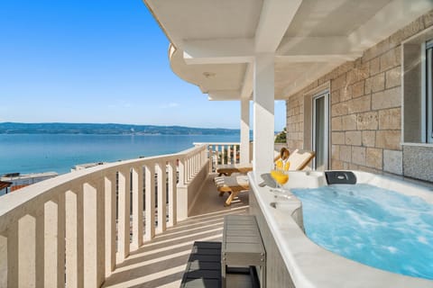 Day, Hot Tub, View (from property/room), Balcony/Terrace, Sea view, sunbed