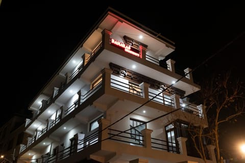Property building, Night, Internal: Not applicable to any particular room