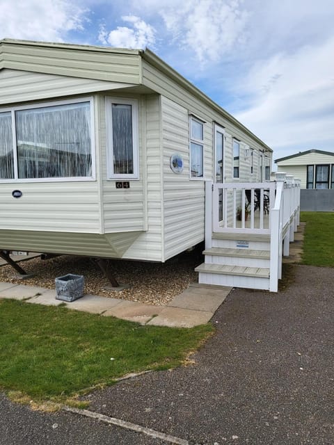 Beautiful Caravan Apartment in Ingoldmells