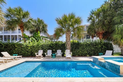 7 Palmwood Court House in Tybee Island