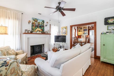 Dutton Waller Cottage House in Tybee Island