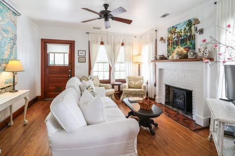 Dutton Waller Cottage House in Tybee Island