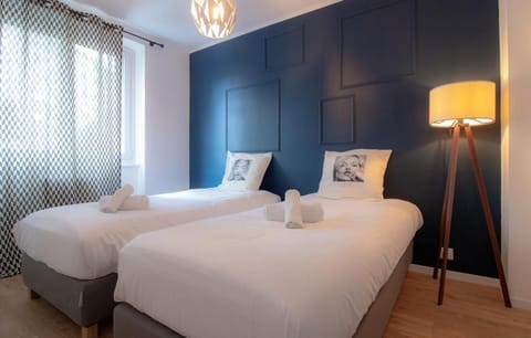 Bed, Other, Photo of the whole room, Bedroom