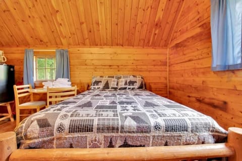 Rustic Cabin with Views in Bloomington Cabin in Indiana