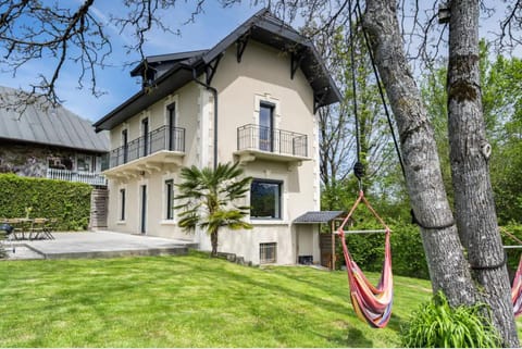 Villa Côte des Vignes I Annecy 15' x Genève 30' House in Haute-Savoie