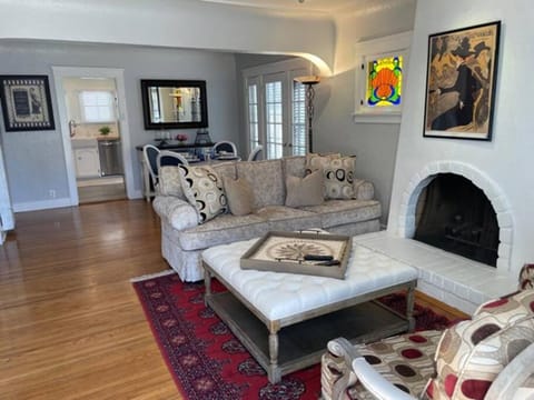 The Heart of Belmont Shore House in Belmont Shore