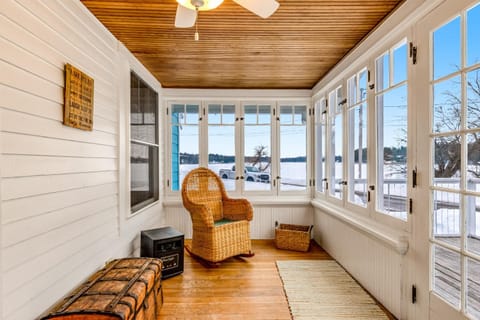 The Blue Cottage House in Minocqua