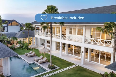 Property building, Pool view, Swimming pool, internet