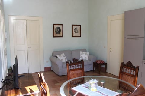 Living room, Dining area, kitchen