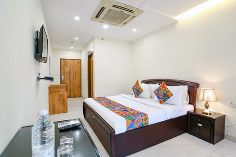 Communal lounge/ TV room, TV and multimedia, Living room, Photo of the whole room, Bedroom, air conditioner