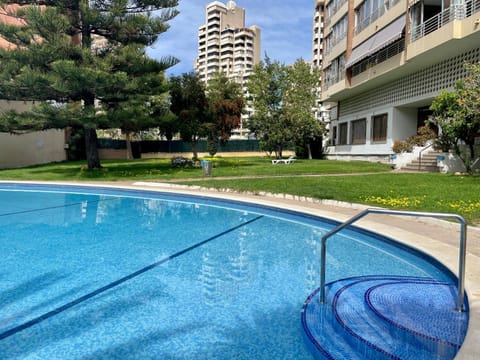 Property building, Day, Garden, Swimming pool
