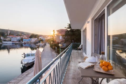 Natural landscape, View (from property/room), Balcony/Terrace, Sunset