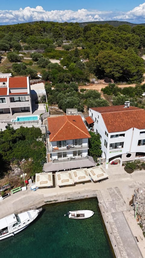 Property building, Day, Natural landscape, Bird's eye view, Sea view