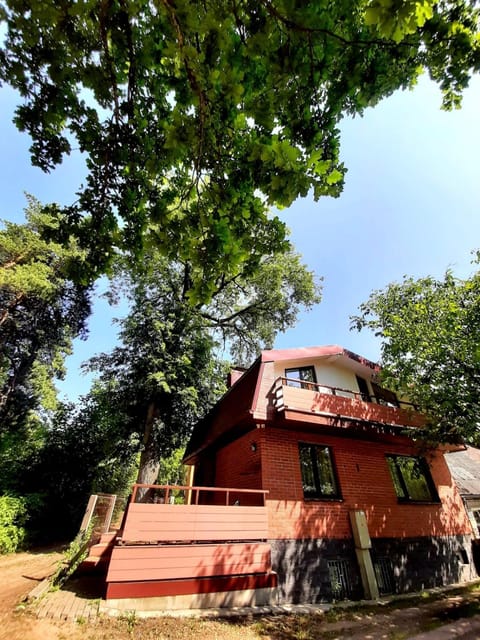 Property building, Day, Summer