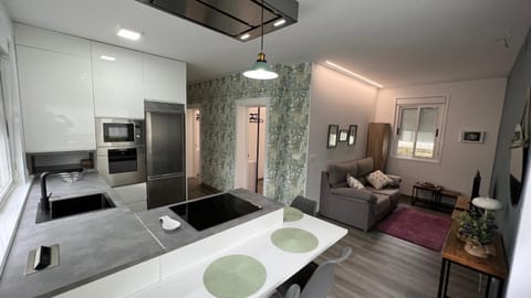 Kitchen or kitchenette, Living room