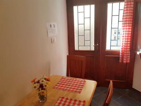 Facade/entrance, Dining area