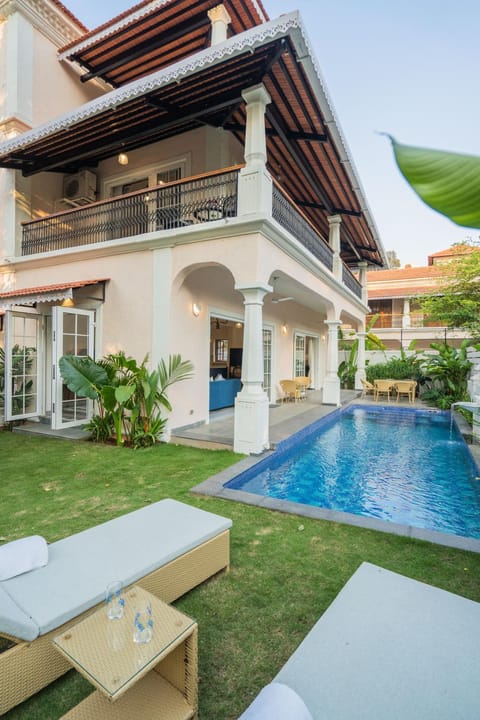 Property building, Patio, Day, Garden, Garden view, Pool view, Swimming pool
