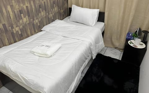 Phenomenal Room "Sea View" Hostel in Abu Dhabi