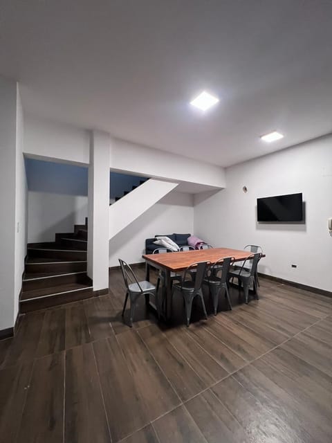 Communal lounge/ TV room, TV and multimedia, Dining area