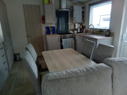 Hoburne Devon Bay stunning 3 bed luxury lodge in Woodland Grove Campground/ 
RV Resort in Paignton