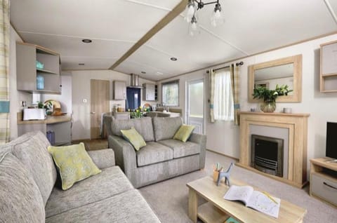 Hoburne Devon Bay stunning 3 bed luxury lodge in Woodland Grove Campground/ 
RV Resort in Paignton