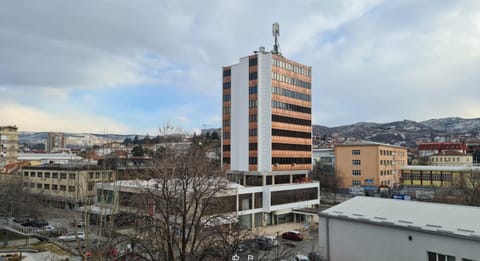 Bird's eye view, Parking