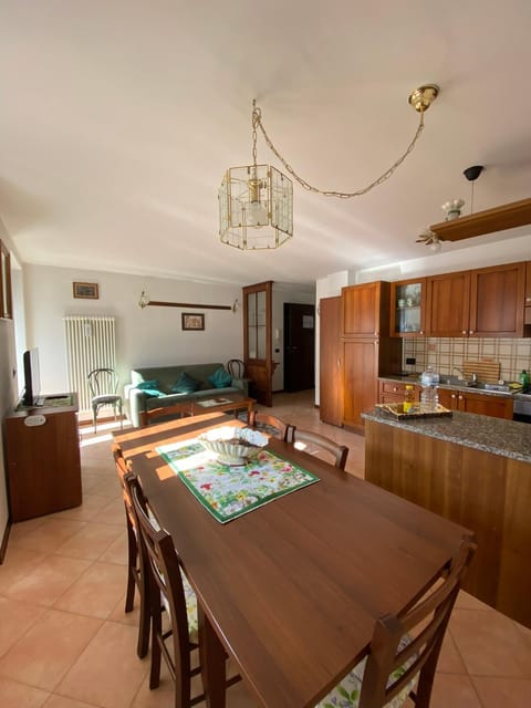 Dining area, internet