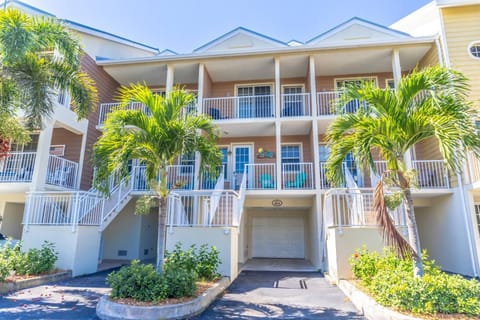 464 Little Harbor House in Ruskin