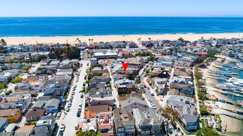 318 Lindo Ave House in Balboa Peninsula