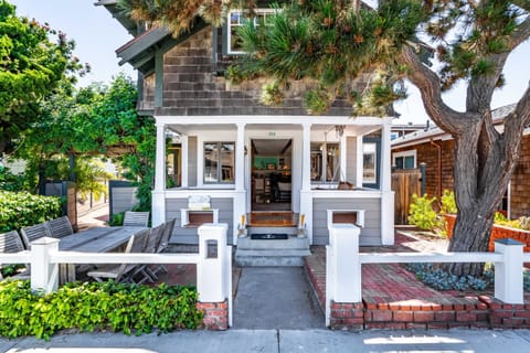 318 Lindo Ave House in Balboa Peninsula
