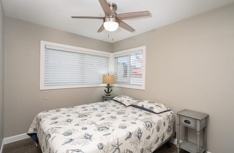 129 Opal Ave B House in Balboa Island