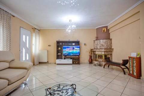 TV and multimedia, Living room, Seating area, flat iron