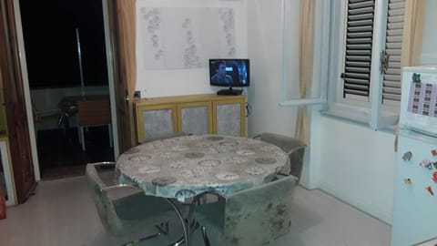 TV and multimedia, Dining area