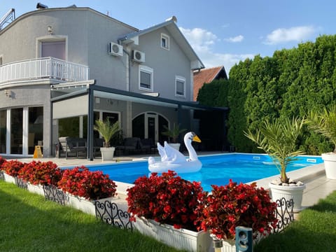 Garden, Garden view, Pool view, Swimming pool