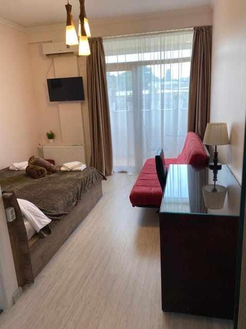 TV and multimedia, Photo of the whole room, Bedroom