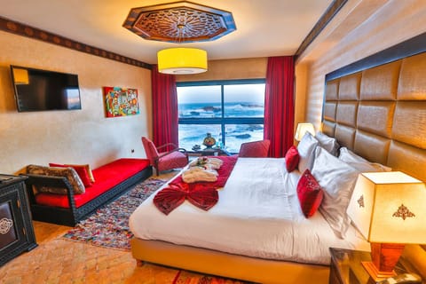 Bed, Photo of the whole room, Sea view
